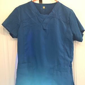 Wonder wink scrub set